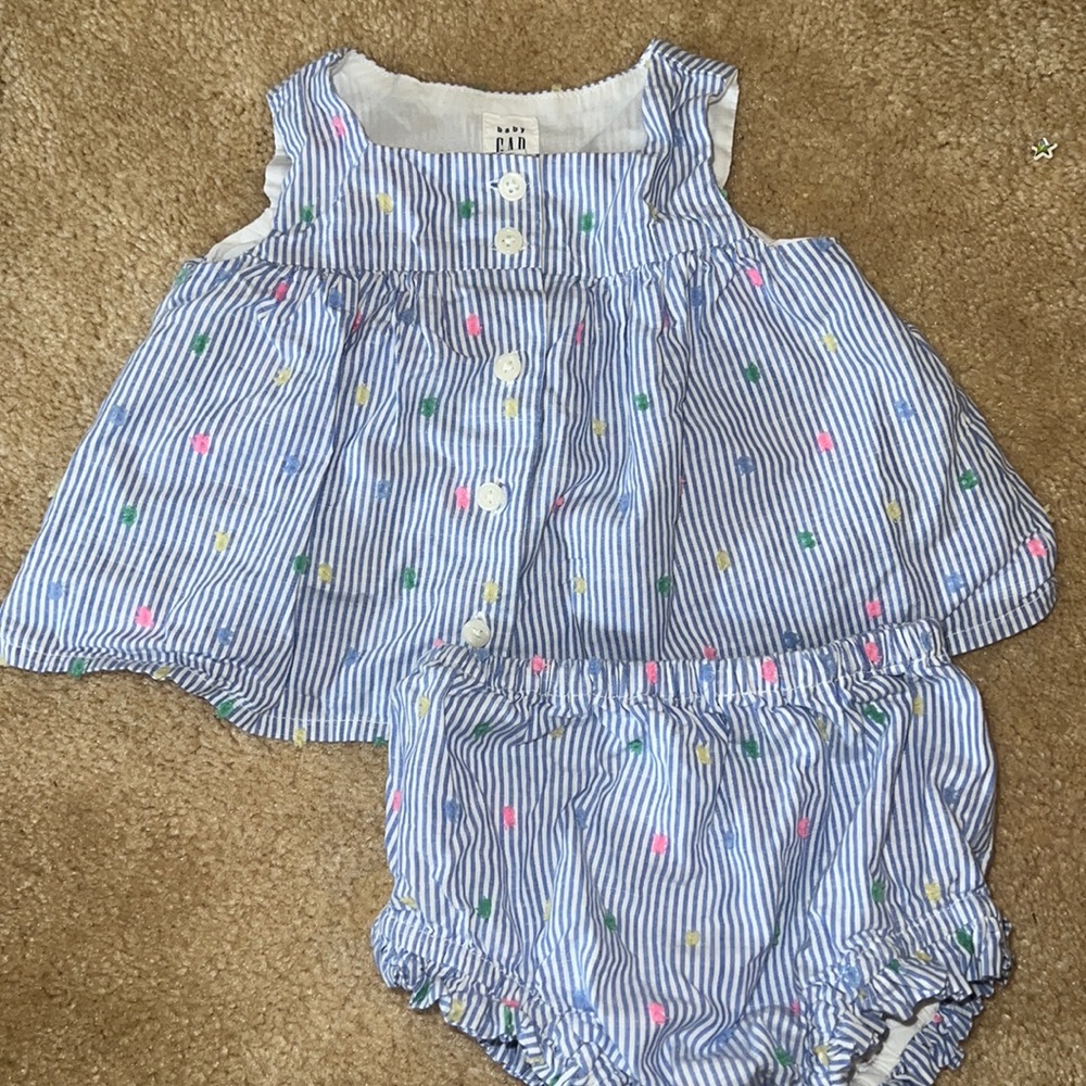 Baby gap outfit